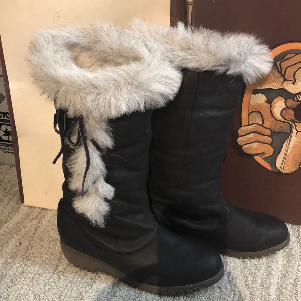 EUC Cougar Boots Fux Fur, Leather, rubber soles 🍁